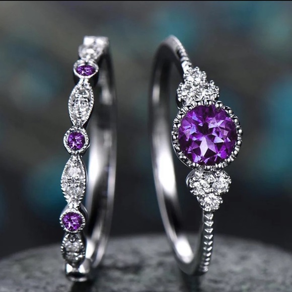 Jewelry - Round Cut Sapphire & Gorgeous Women Ring